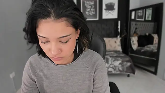 renee shelby  online show from February 3, 2026, 8:14 pm