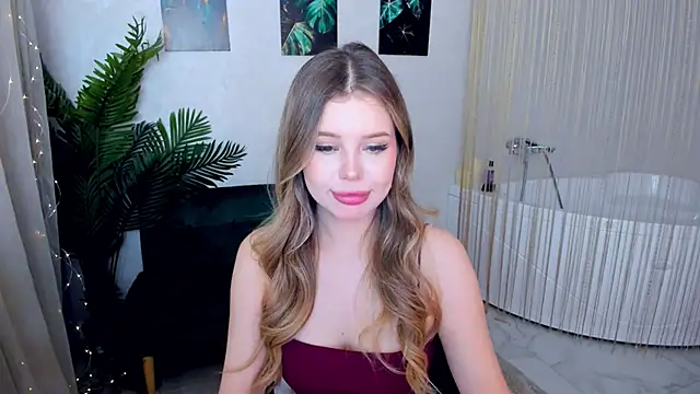 FollowLovee online show from October 7, 2025, 7:55 pm