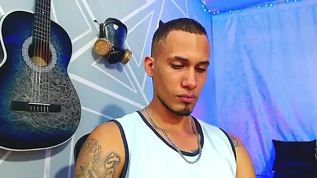 MagnusFrost online show from February 17, 2025, 10:47 pm