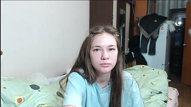 leila bambi  online show from December 31, 2024, 4:38 am