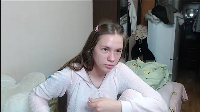 leila bambi  online show from January 12, 2025, 5:54 pm