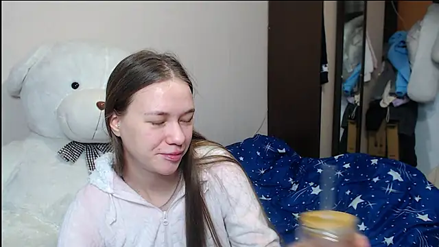 leila bambi  online show from January 25, 2025, 8:10 pm