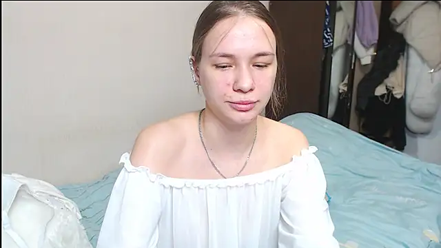 leila bambi  online show from February 5, 2025, 6:26 pm