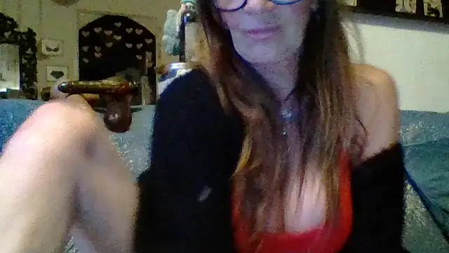 gildamilf online show from April 19, 2026, 6:21 pm