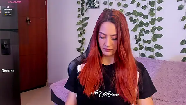 Amypond   online show from March 3, 2025, 2:26 pm