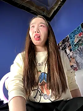 Asianpie  online show from September 9, 2025, 12:21 am