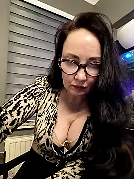 Snapshot of CamilleDesire chatting on February 4, 2026, 4:57 pm CamilleDesire online show from February 4, 2026, 4:57 pm