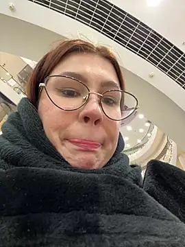 RinaCat online show from December 17, 2024, 11:39 am