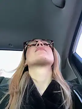 RinaCat online show from October 18, 2025, 5:32 am