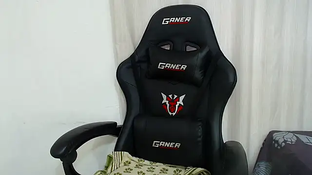 Snapshot of IceBellaCane313 chatting on September 19, 2025, 2:40 pm IceBellaCane313 online show from September 19, 2025, 2:40 pm