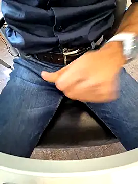 alessandroman2114 online show from September 24, 2025, 10:18 am