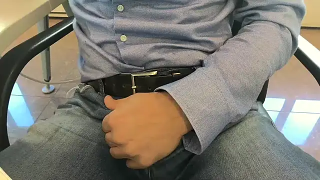 alessandroman2114 online show from October 6, 2025, 10:23 am