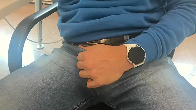 alessandroman2114 online show from October 29, 2025, 11:45 am