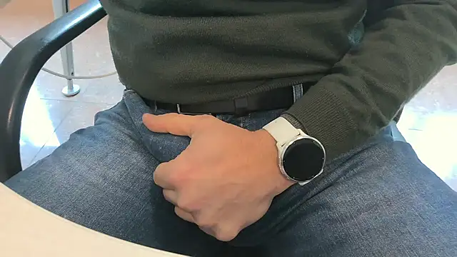 alessandroman2114 online show from February 16, 2026, 11:17 am