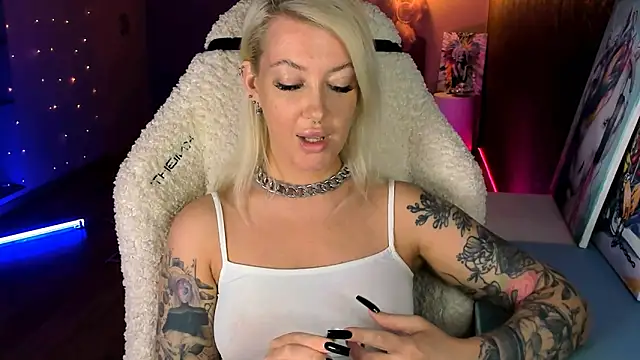 Snapshot of tykioty_Miley chatting on June 7, 2026, 1:48 pm tykioty Miley online show from June 7, 2026, 1:48 pm