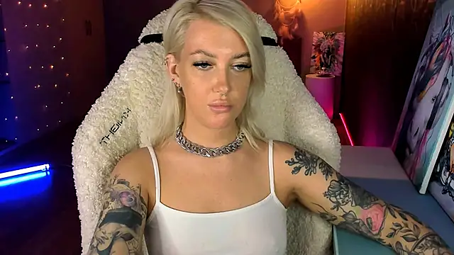 Snapshot of tykioty_Miley chatting on July 10, 2026, 1:25 pm tykioty Miley online show from July 10, 2026, 1:25 pm