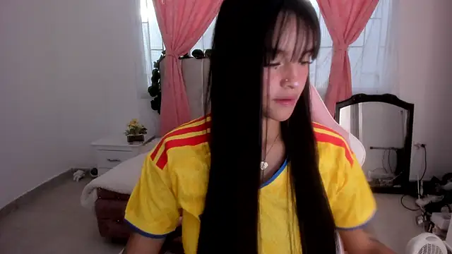 keiilaa online show from June 17, 2026, 8:32 pm
