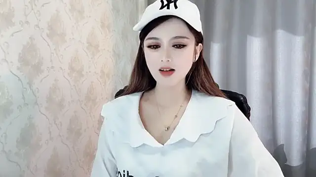 VIWVI online show from March 4, 2025, 2:17 am