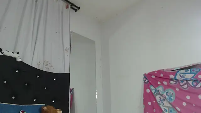 nikol winick online show from February 5, 2025, 8:43 am