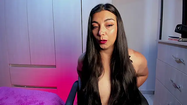 Karla hernandez  online show from April 8, 2026, 10:37 am