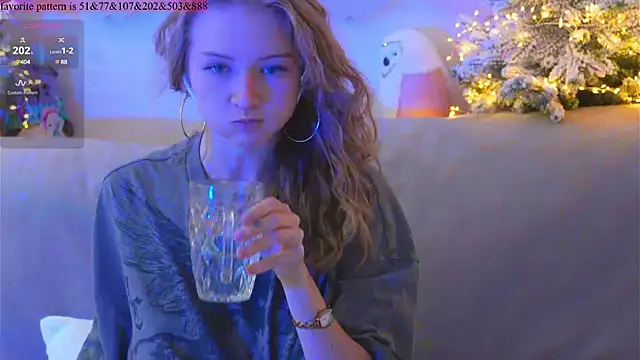 Alexandra Demore online show from February 4, 2025, 5:21 am