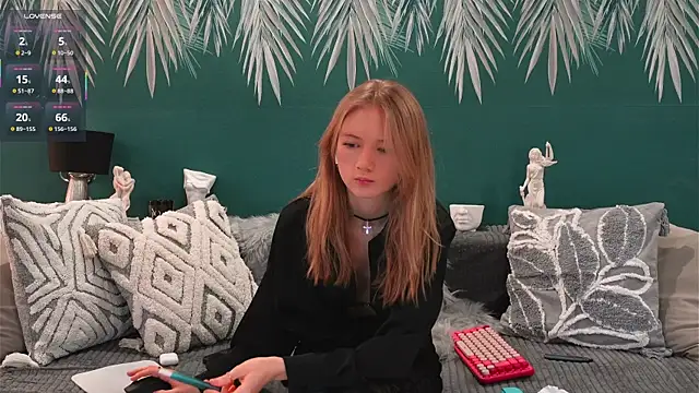 Alexandra Demore online show from March 1, 2025, 8:42 pm