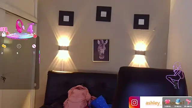 ashley Tompson1 online show from March 4, 2025, 12:12 pm