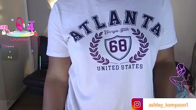 ashley Tompson1 online show from March 17, 2025, 1:18 pm