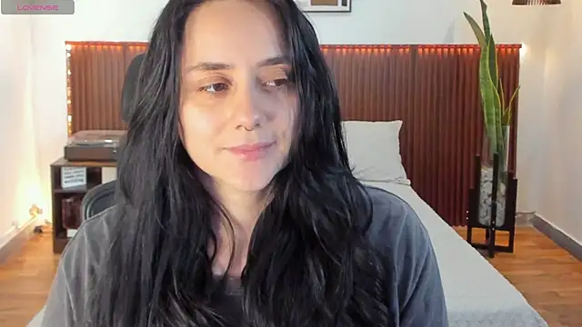 KatherineBond online show from October 27, 2025, 9:30 pm