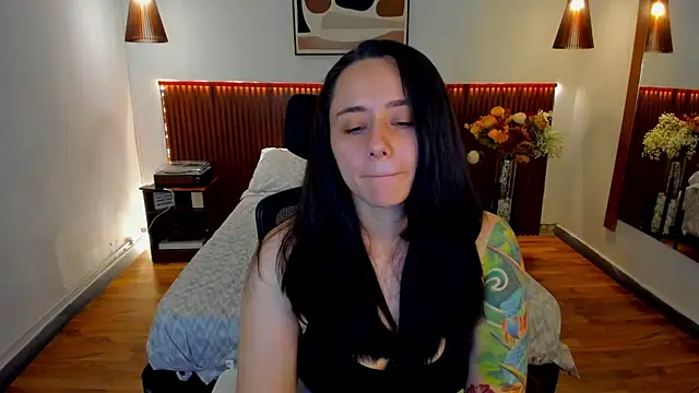 Snapshot of KatherineBond chatting on May 4, 2026, 9:11 pm KatherineBond online show from May 4, 2026, 9:11 pm
