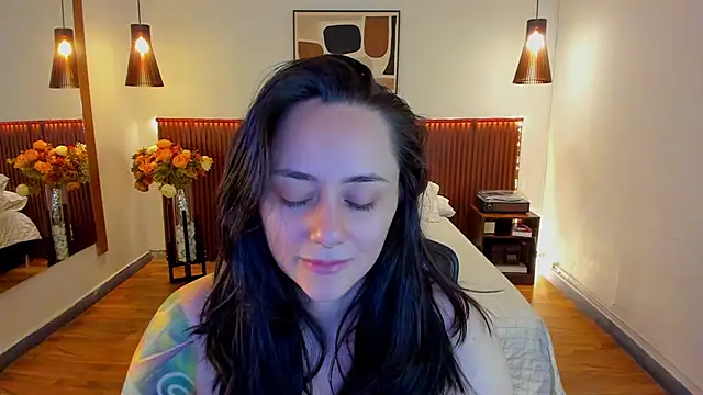 Snapshot of KatherineBond chatting on June 16, 2026, 6:43 pm KatherineBond online show from June 16, 2026, 6:43 pm