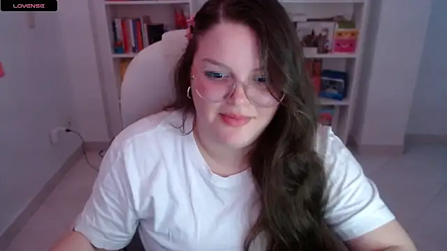 Snapshot of Gabiwaifu chatting on February 3, 2025, 6:49 pm Gabiwaifu online show from February 3, 2025, 6:49 pm