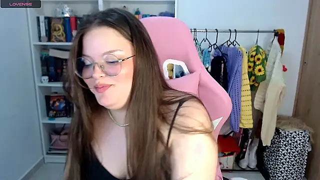 Snapshot of Gabiwaifu chatting on November 12, 2025, 1:06 am Gabiwaifu online show from November 12, 2025, 1:06 am