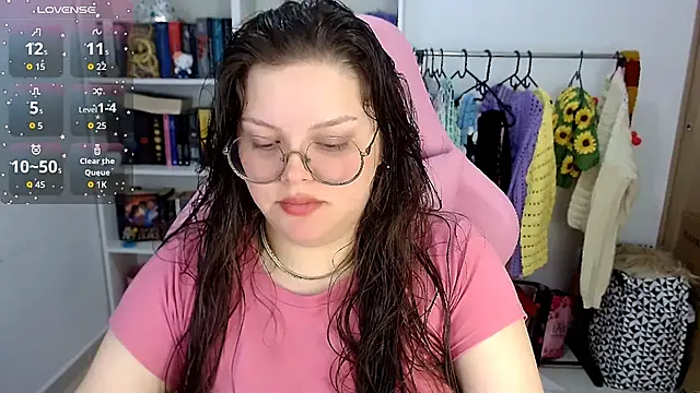 Snapshot of Gabiwaifu chatting on November 15, 2025, 6:55 am Gabiwaifu online show from November 15, 2025, 6:55 am