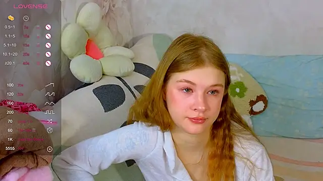 TrissMerigold9 online show from October 31, 2025, 9:32 am