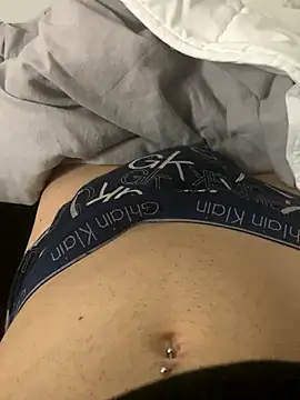 LaMaterialista online show from November 16, 2025, 2:39 am