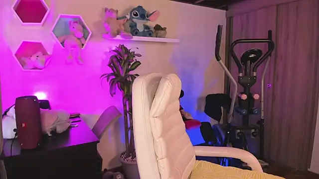 Snapshot of Nataliia_09 chatting on October 2, 2025, 3:08 pm Nataliia 09 online show from October 2, 2025, 3:08 pm