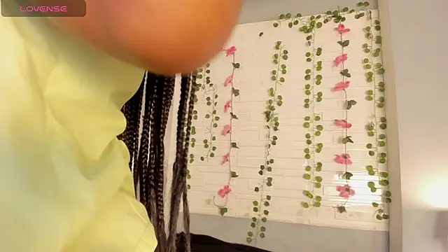 tamaraa smiith online show from February 15, 2025, 11:50 am