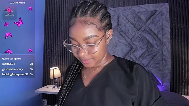 tamaraa smiith online show from October 7, 2025, 7:44 pm