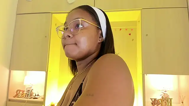 tamaraa smiith online show from November 7, 2025, 7:36 pm