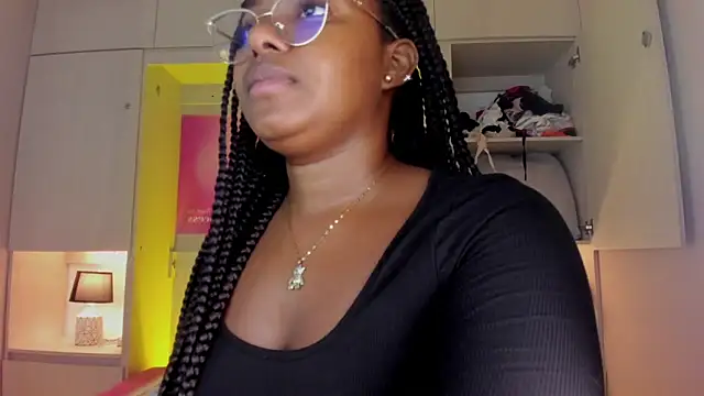 tamaraa smiith online show from April 4, 2026, 7:33 pm