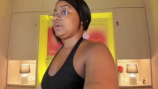 tamaraa smiith online show from April 16, 2026, 9:39 pm