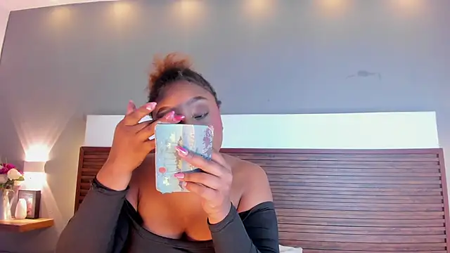 Adelehottman online show from November 1, 2025, 12:07 pm