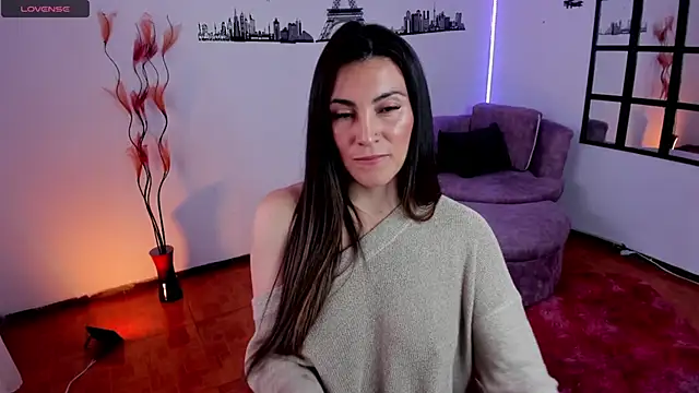 Snapshot of Elizabeth_taylor_b chatting on December 9, 2024, 4:47 pm Elizabeth taylor b online show from December 9, 2024, 4:47 pm