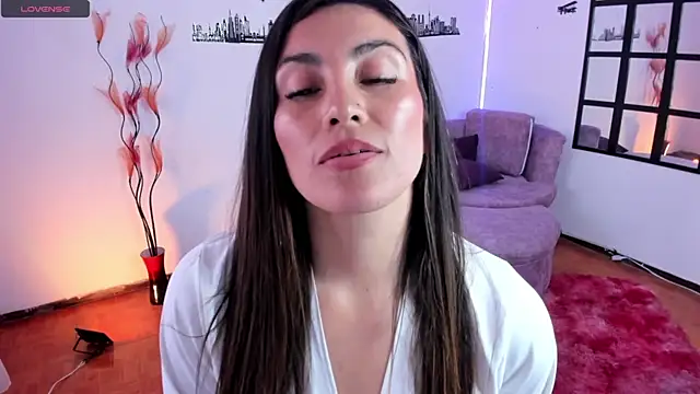 Snapshot of Elizabeth_taylor_b chatting on December 16, 2024, 8:48 pm Elizabeth taylor b online show from December 16, 2024, 8:48 pm