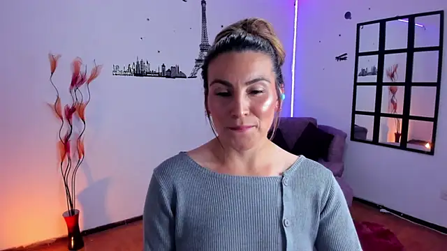 Snapshot of Elizabeth_taylor_b chatting on October 22, 2025, 11:26 pm Elizabeth taylor b online show from October 22, 2025, 11:26 pm