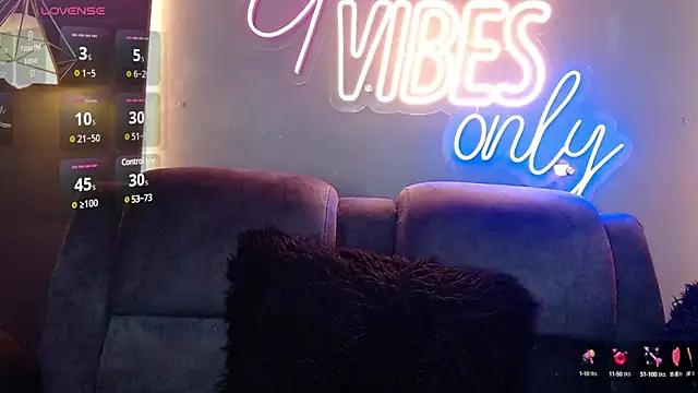 LOLIITA  LOVE online show from January 18, 2025, 12:02 am