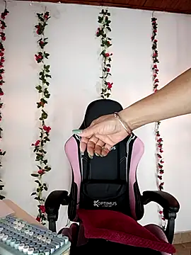 ariana lavoie- online show from October 23, 2025, 8:51 pm