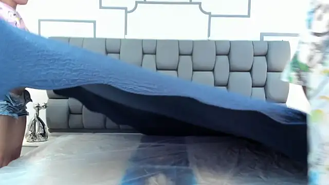 Derek and Skarlet online show from September 12, 2025, 2:50 pm