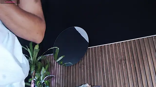 Snapshot of DilanJonnes_ chatting on December 30, 2024, 12:22 am DilanJonnes online show from December 30, 2024, 12:22 am